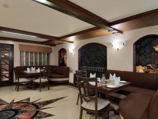 The Golden Palms Hotel & Spa